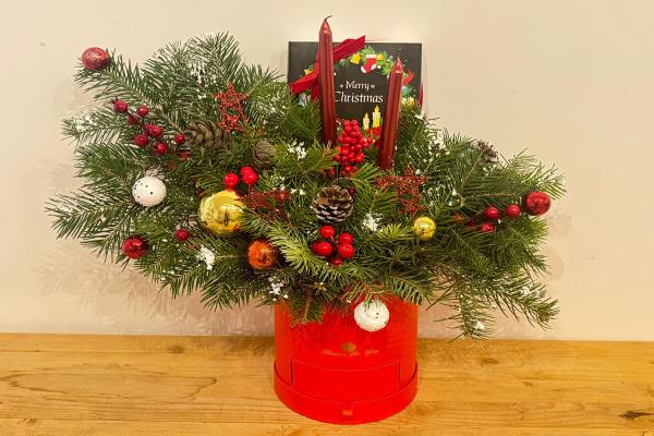 The Merry Centerpiece 